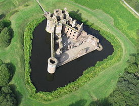 275px-Caerlaverock_Castle_from_the_air