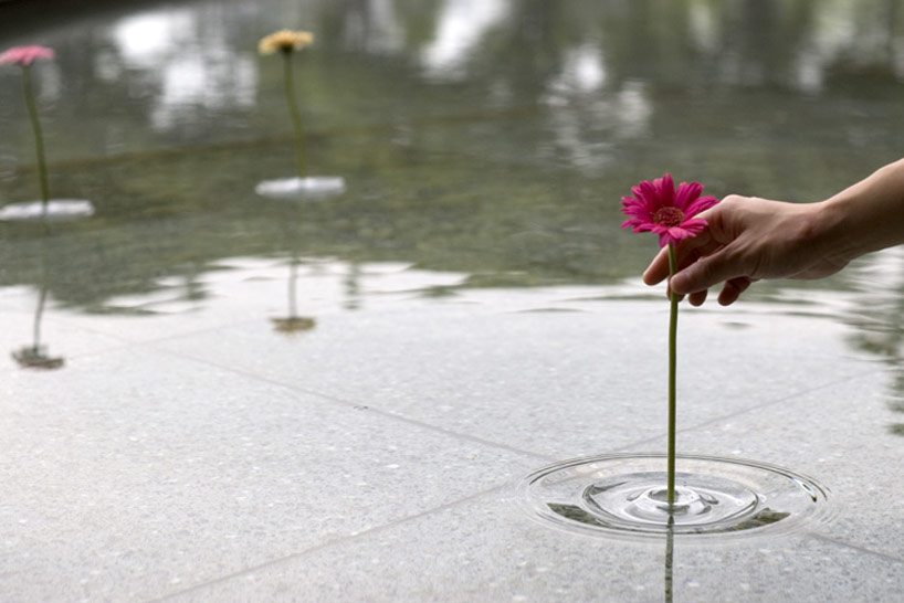 Floating-ripple-vases floating_vase_top