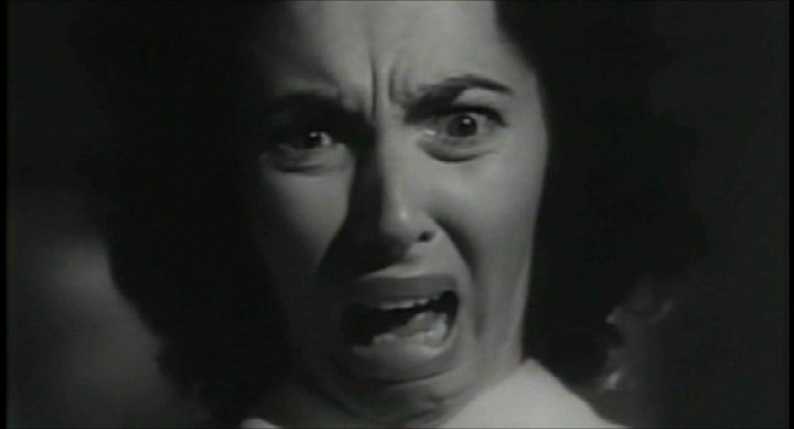 "What is that?" the-screaming-skull-woman1