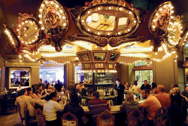 hotel-monteleone-new-orleans-carousel-bar-lounge1-640x428